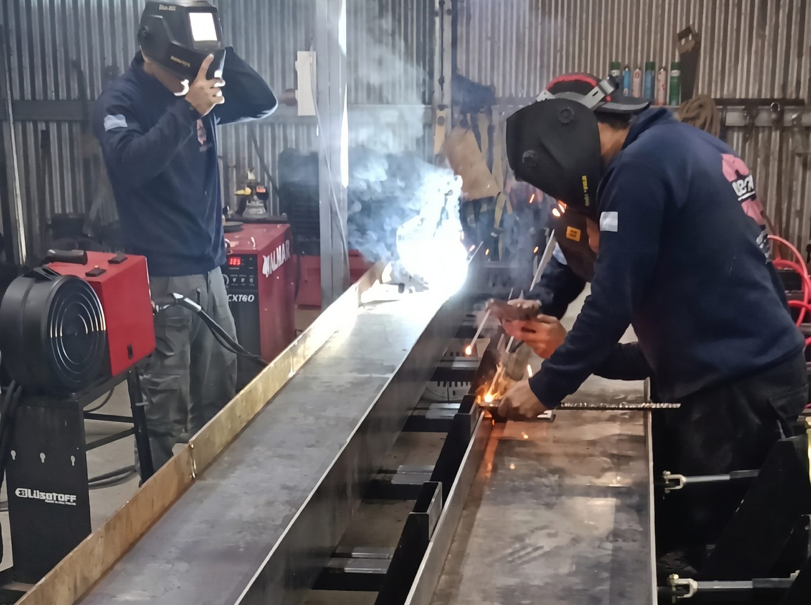 Naves industriales en estructura de alma llena - Registro de obra 2