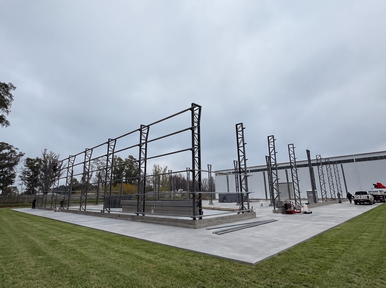 Naves industriales en estructura reticulada - Registro de obra 2
